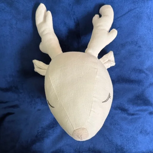 Reindeer Head Christmas Wall Decoration White Fabric “Stuffed” - Picture 9 of 11